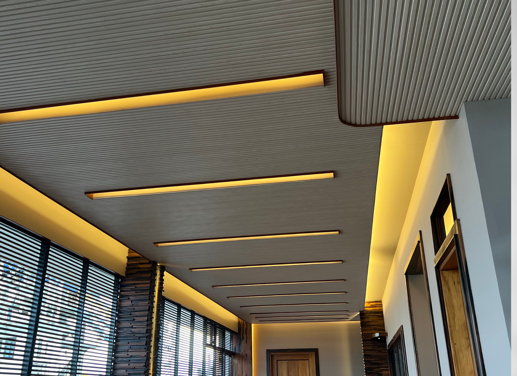 WPC INDOOR PANEL SMALL GROOVED